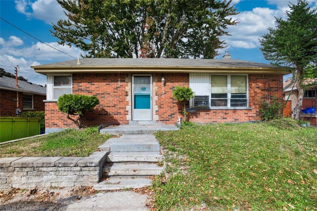 2137 Mount Forest Dr, For Sale in Burlington Zoocasa