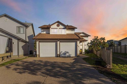 {{alt}} | Card Image