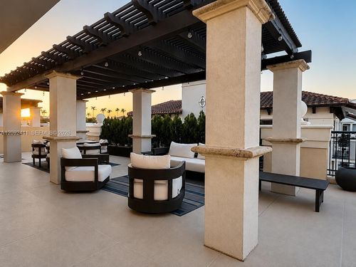 610-8390 Sw 72nd Ave, Miami, FL, 33143-7667 | Card Image