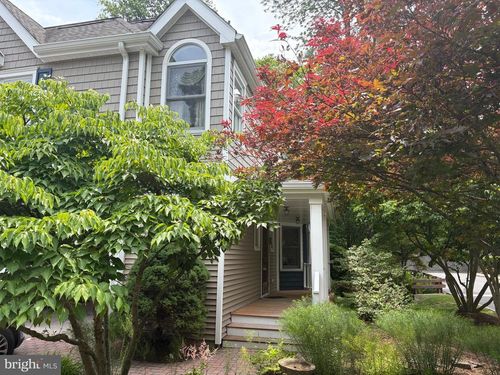 13 Rock Creek Woods Dr, Lambertville, NJ, 08530-1111 | Card Image