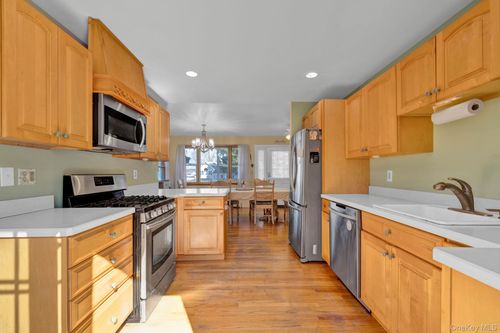 65 Jay St, Stony Point, NY, 10980-1309 | Card Image