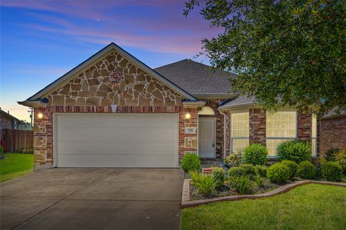 928 Wellington Dr, Lewisville, TX, 75067-4424 | Card Image