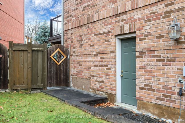 25 Crispin Crt, House other with 4 bedrooms, 4 bathrooms and 4 parking in Markham ON | Image 45