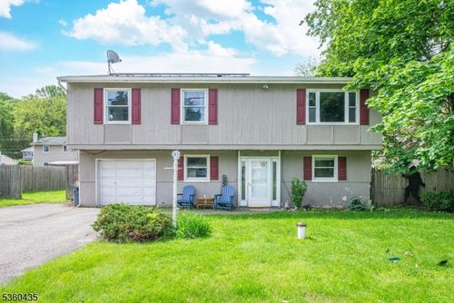 110 Shore Rd, Green Twp, NJ, 07821-2241 | Card Image