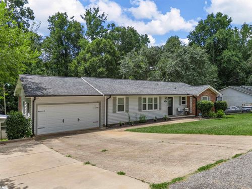 205 Maxie Ave, Greenville, SC, 29611-5932 | Card Image