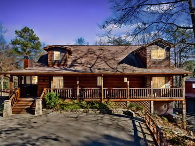 991 Clear Creek Valley Drive, Home with 3 bedrooms, 3 bathrooms and 2 parking in Ellijay GA | Image 3