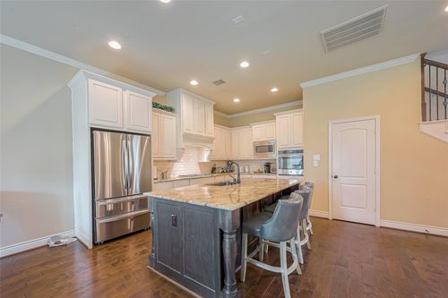 42 Daffodil Meadow Pl, The Woodlands, TX, 77375-1402 | Card Image
