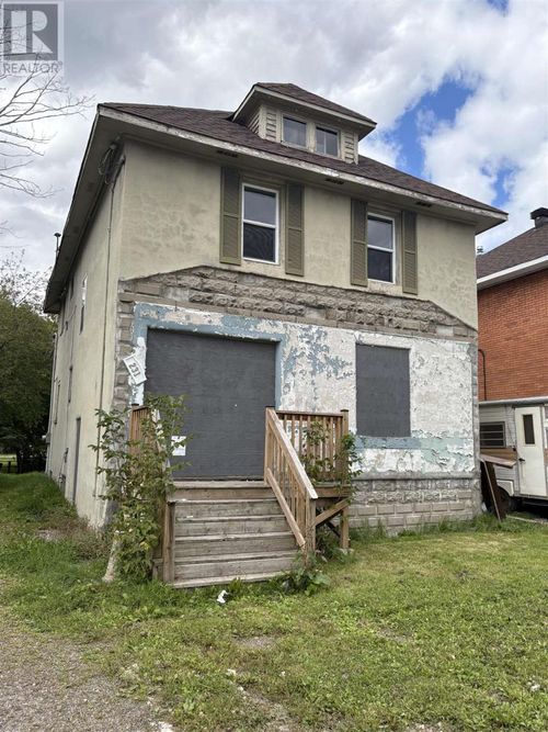 231 Brown St, Sault Ste. Marie, ON, P6A1N8 | Card Image