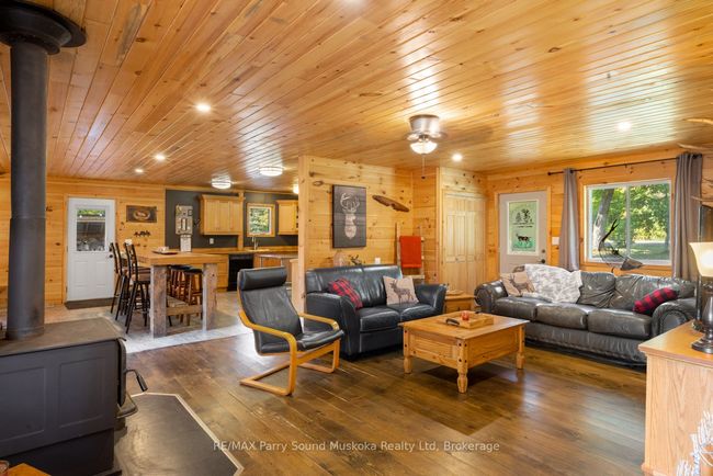 1099 Bunny Trail, House other with 6 bedrooms, 2 bathrooms and 10 parking in Dunchurch ON | Image 45