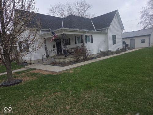 423 State St, North Vernon, IN, 47265-2122 | Card Image