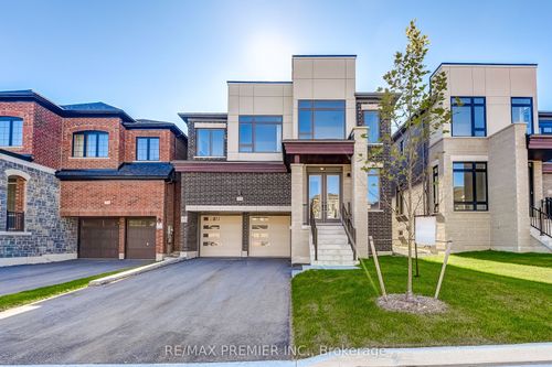 215 Fallharvest Way, Stouffville, ON, L4A5C2 | Card Image