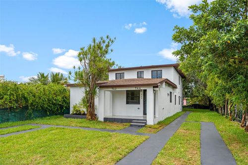 742 Nw 70th St, Miami, FL, 33150-3835 | Card Image