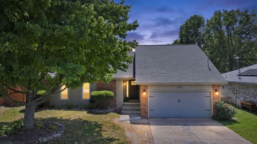 2738 E Verona St, Springfield, MO, 65804-1922 | Card Image