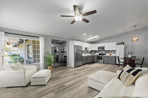 2407 Teaberry Gln, Escondido, CA, 92027 | Card Image