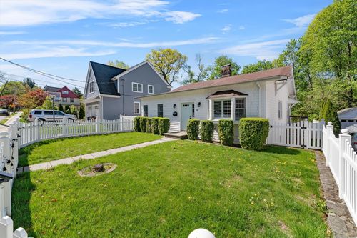15 Elmore Ave, Croton-On-Hudson, NY, 10520-2716 | Card Image