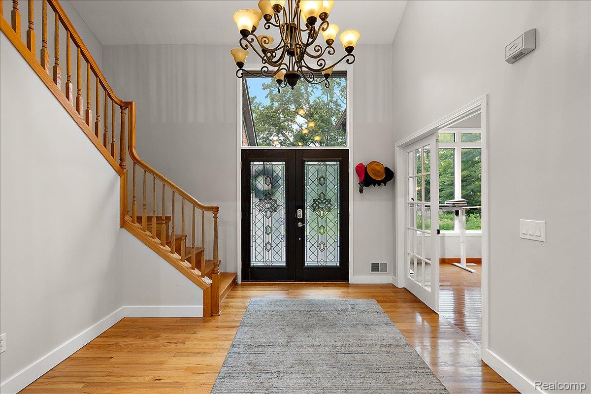 Residential in Commerce Charter Township 5