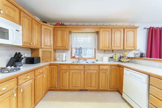 7146 Ridgeview Dr, House other with 5 bedrooms, 4 bathrooms and null parking in Genesee MI | Image 12