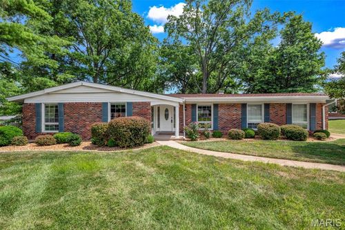 345 Norwood Cir, Ballwin, MO, 63011-2416 | Card Image