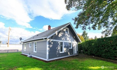 319 E Main, Puyallup, WA, 98372-3209 | Card Image