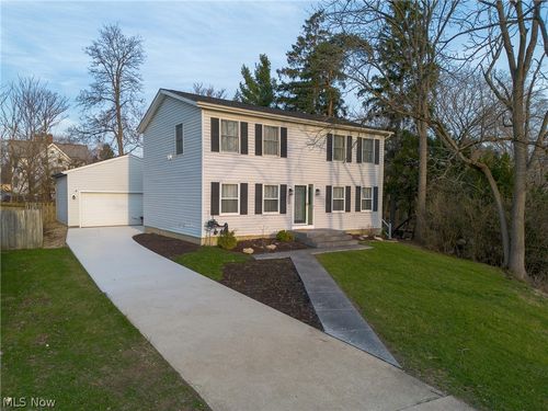 425 N Broadway St, Medina, OH, 44256-1932 | Card Image