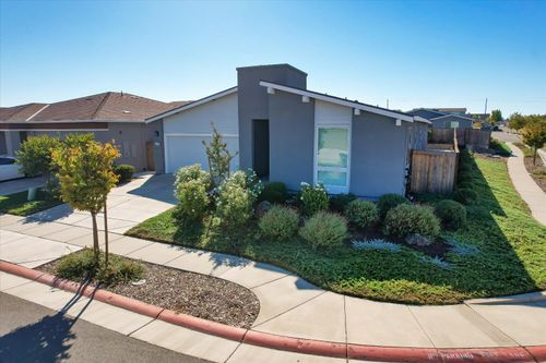 4729 Durum Way, Roseville, CA, 95747-9680 | Card Image