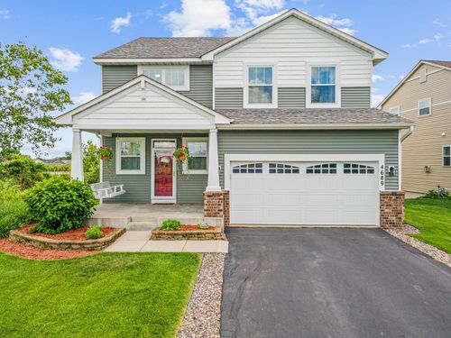4689 Heritage Pkwy N, Hugo, MN, 55038-8602 | Card Image