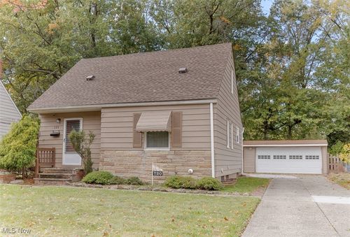 720 E 254th St, Euclid, OH, 44132-2445 | Card Image