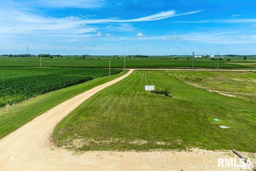1811 245th St, Calamus, IA, 52729-9002 | Card Image