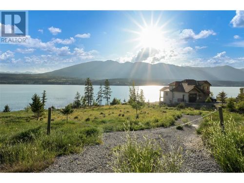 8687 Cottage Lane, Canal Flats, BC, V0B1B0 | Card Image