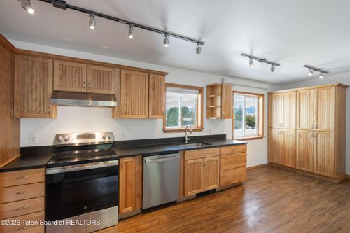 602-535 W Deer Dr, Jackson, WY, 83001-4319 | Card Image