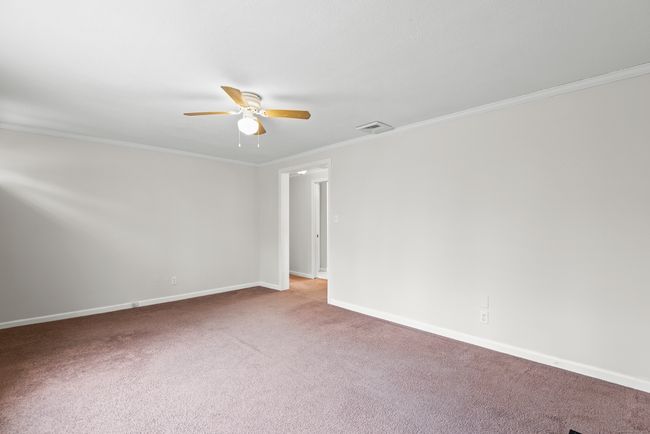 934 Matianuck Ave, House other with 3 bedrooms, 1 bathrooms and 4 parking in Windsor CT | Image 14