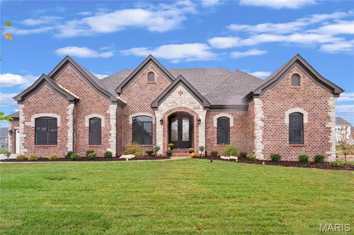744 Silver Buck Ln, Chesterfield, MO, 63005-3735 | Card Image