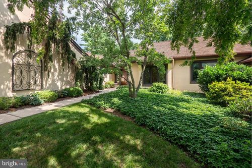 15 Pastern Ln, BLUE BELL, PA, 19422-2429 | Card Image