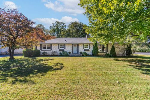 705 Ridgecrest Way, Bowling Green, KY, 42104-3820 | Card Image