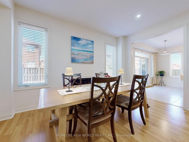 18 Freesia Rd, House other with 3 bedrooms, 3 bathrooms and 4 parking in Brampton ON | Image 5