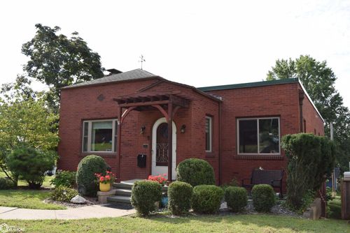 1304 Avenue B, Fort Madison, IA, 52627-2611 | Card Image