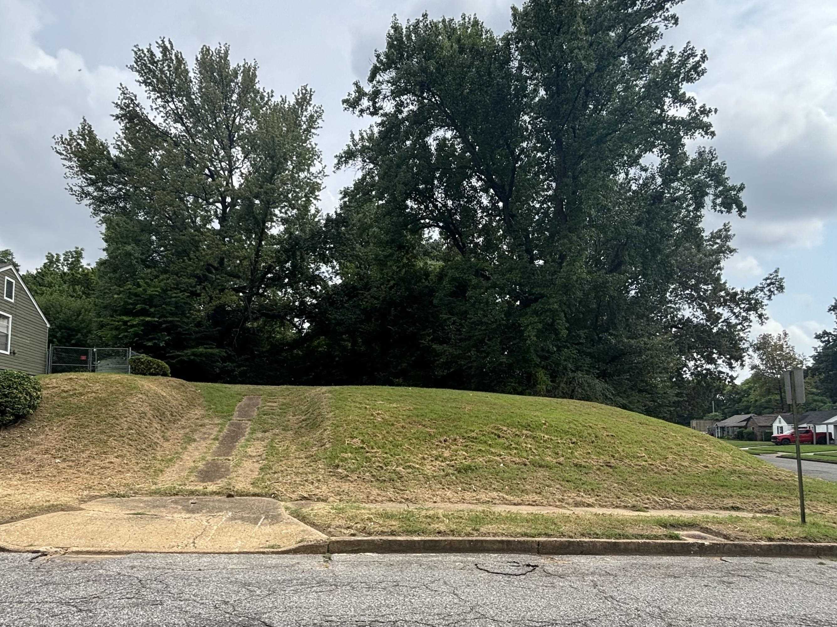 Land in Memphis
