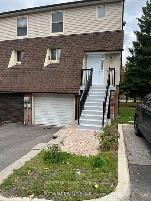 11 Yellow Birch Way, North York, ON, M2H2S9 | Card Image