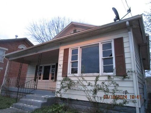 624 S 2nd Ave, Middleport, OH, 45760-1472 | Card Image