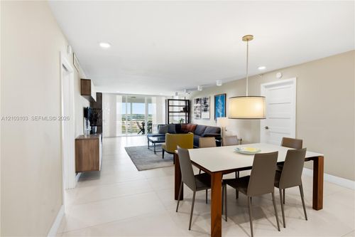 802-3507 Oaks Way, Pompano Beach, FL, 33069-5353 | Card Image