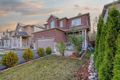 716 Robert Ferrie Dr, House other with 5 bedrooms, 4 bathrooms and 4 parking in Kitchener ON | Image 2