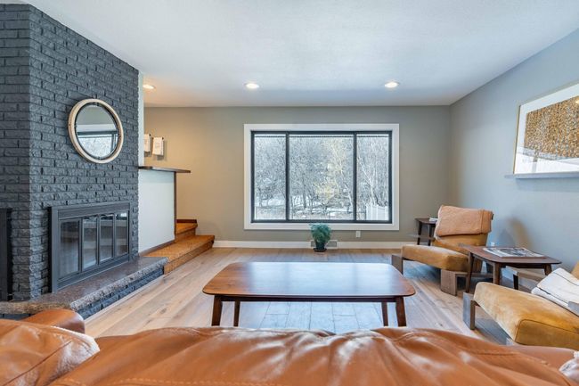 family room | Image 20