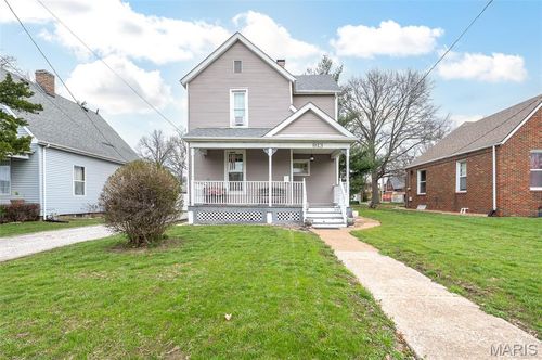 913 W Main St, Collinsville, IL, 62234-3028 | Card Image