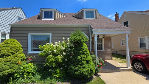 8751 S Sacramento Ave, Evergreen Park, IL, 60805-1029 | Card Image