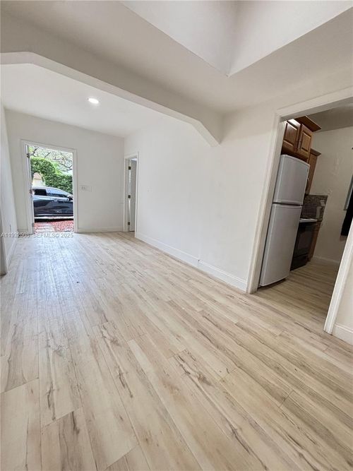 0-3031 Nw 15th St, Miami, FL, 33125-1923 | Card Image