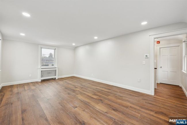 756 Cedar Ln, Condo with 3 bedrooms, 2 bathrooms and null parking in Teaneck NJ | Image 13