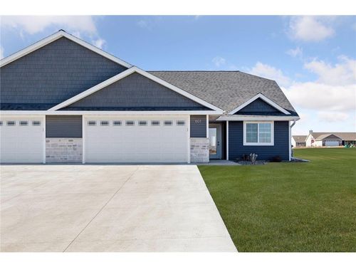 617 Field Point St, Roberts, WI, 54023-4100 | Card Image