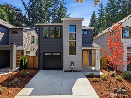 10028 Slater Avenue, Kirkland, WA, 98033 | Card Image
