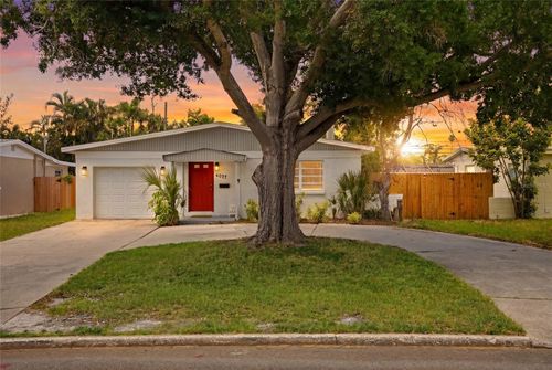 4027 Huntington St Ne, ST PETERSBURG, FL, 33703-6041 | Card Image