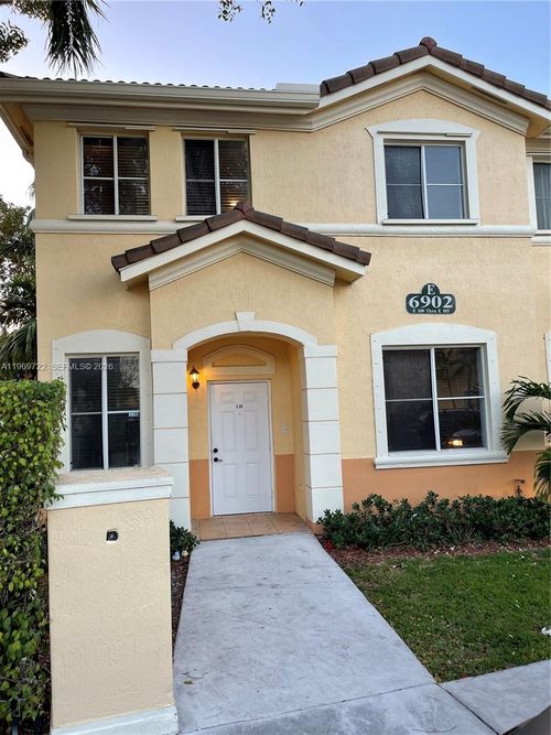 e105-6902 Nw 174th Ter, Hialeah, FL, 33015-7127 | Card Image